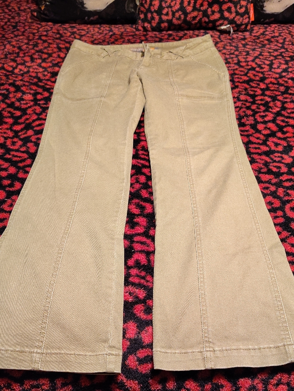 Women’s Boot Cut Jeans in Light Brown